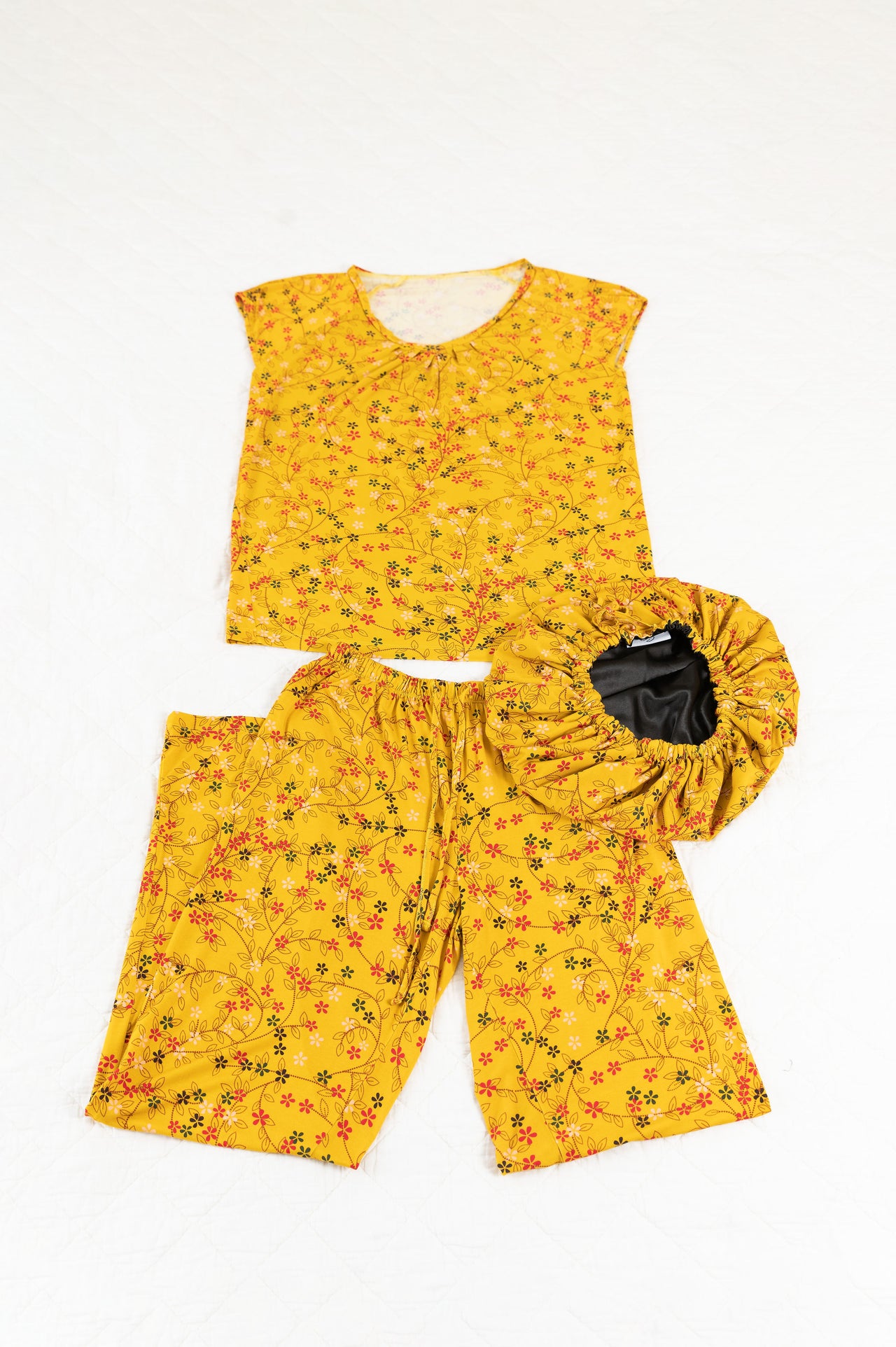 Women's Bamboo Moisture Wicking, Yellow Floral Short Sleeve Pajama Pants Set, With A Matching Satin-Lined Bonnet